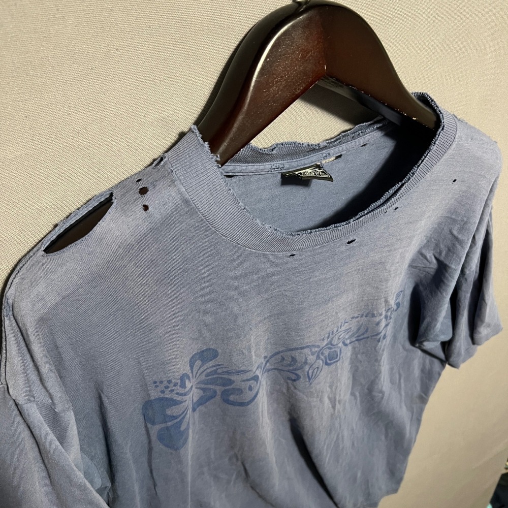 Vintage Quiksilver T-Shirt XL Blue GrayThrashed Distressed Surf Graphic USA Made - Picture 6 of 8